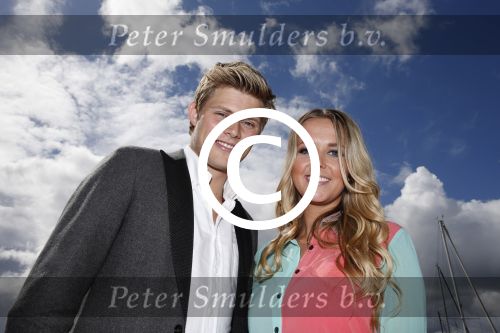 Volendam 23 mei 2013
Presentatie cd Tim Douwsma en Monique Smit in Old Dutch. Irene Moors reikt hem uit.
Peter Smulders bv