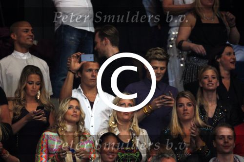 Arena 25 mei 2013
Toppers in concert in de arena met Jeroen v d Boom Rene Froger en Gerard Joling. Monique Smit met vriend en Tim Douwsma met vriendin
Peter Smulders bv
