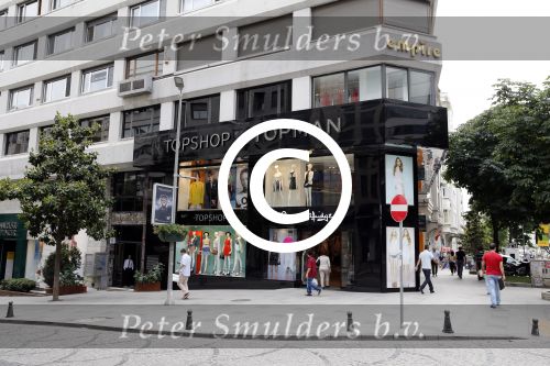 Istanbul 20 en 22 mei 2013
Diverse gebouwen en populaire winkels in Istanbul.
Peter Smulders bv