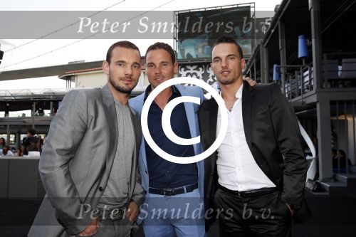 Istanbul 21 mei 2013
Presentatie nieuw sieradenlijn Yolanthe Cabau van Yolanthe Sneijder Cabau in het meest populaire restaurant / club Reina van Istanbul. Wesley Sneijder was trots als een pauw. Wesley met zijn broers Rodney en Jeffery
Peter Smulders bv