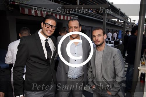 Istanbul 21 mei 2013
Presentatie nieuw sieradenlijn Yolanthe Cabau van Yolanthe Sneijder Cabau in het meest populaire restaurant / club Reina van Istanbul. Wesley Sneijder was trots als een pauw.
Peter Smulders bv