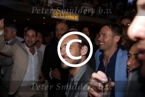 Istanbul 21 mei 2013
Presentatie nieuw sieradenlijn Yolanthe Cabau van Yolanthe Sneijder Cabau in het meest populaire restaurant / club Reina van Istanbul. Wesley Sneijder was trots als een pauw.
Peter Smulders bv