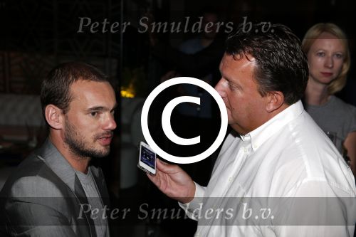 Istanbul 21 mei 2013
Presentatie nieuw sieradenlijn Yolanthe Cabau van Yolanthe Sneijder Cabau in het meest populaire restaurant / club Reina van Istanbul. Wesley Sneijder was trots als een pauw. Wesley met Edwin Bredius
Peter Smulders bv
