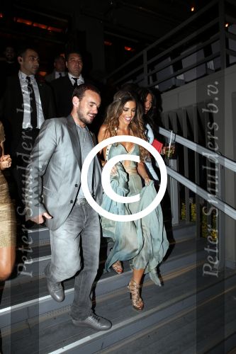 Istanbul 21 mei 2013
Presentatie nieuw sieradenlijn Yolanthe Cabau van Yolanthe Sneijder Cabau in het meest populaire restaurant / club Reina van Istanbul. Wesley Sneijder was trots als een pauw.
Peter Smulders bv