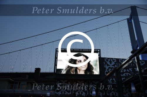 Istanbul 21 mei 2013
Presentatie nieuw sieradenlijn Yolanthe Cabau van Yolanthe Sneijder Cabau in het meest populaire restaurant / club Reina van Istanbul. Wesley Sneijder was trots als een pauw.
Peter Smulders bv