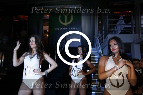 Istanbul 21 mei 2013
Presentatie nieuw sieradenlijn Yolanthe Cabau van Yolanthe Sneijder Cabau in het meest populaire restaurant / club Reina van Istanbul. Wesley Sneijder was trots als een pauw.
Peter Smulders bv