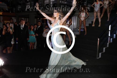 Istanbul 21 mei 2013
Presentatie nieuw sieradenlijn Yolanthe Cabau van Yolanthe Sneijder Cabau in het meest populaire restaurant / club Reina van Istanbul. Wesley Sneijder was trots als een pauw.
Peter Smulders bv