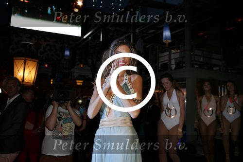 Istanbul 21 mei 2013
Presentatie nieuw sieradenlijn Yolanthe Cabau van Yolanthe Sneijder Cabau in het meest populaire restaurant / club Reina van Istanbul. Wesley Sneijder was trots als een pauw.
Peter Smulders bv