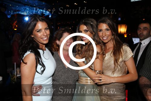 Istanbul 21 mei 2013
Presentatie nieuw sieradenlijn Yolanthe Cabau van Yolanthe Sneijder Cabau in het meest populaire restaurant / club Reina van Istanbul. Wesley Sneijder was trots als een pauw.Yolanthe met moeder en zussen Xelly en Rebecca
Peter Smulders bv