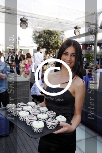 Istanbul 21 mei 2013
Presentatie nieuw sieradenlijn Yolanthe Cabau van Yolanthe Sneijder Cabau in het meest populaire restaurant / club Reina van Istanbul. Wesley Sneijder was trots als een pauw. yolanthe cupcakes
Peter Smulders bv