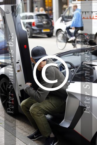 Amsterdam 27 mei 2015  
Afrojack met (een) vriendin in zijn Lambirghini Aventador op de pc hooftstraat en daarna op andere plekken in zuid. Ze zijn gaan shoppen in Louis Vuitton