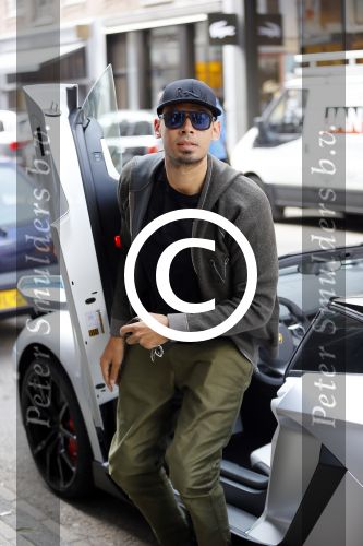 Amsterdam 27 mei 2015  
Afrojack met (een) vriendin in zijn Lambirghini Aventador op de pc hooftstraat en daarna op andere plekken in zuid. Ze zijn gaan shoppen in Louis Vuitton