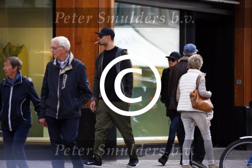 Amsterdam 27 mei 2015  
Afrojack met (een) vriendin in zijn Lambirghini Aventador op de pc hooftstraat en daarna op andere plekken in zuid. Ze zijn gaan shoppen in Louis Vuitton