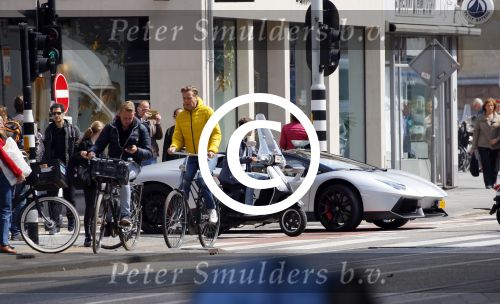 Amsterdam 27 mei 2015  
Afrojack met (een) vriendin in zijn Lambirghini Aventador op de pc hooftstraat en daarna op andere plekken in zuid. Ze zijn gaan shoppen in Louis Vuitton