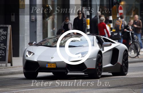 Amsterdam 27 mei 2015  
Afrojack met (een) vriendin in zijn Lambirghini Aventador op de pc hooftstraat en daarna op andere plekken in zuid. Ze zijn gaan shoppen in Louis Vuitton