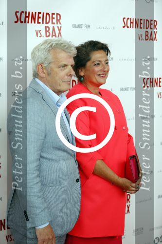 Amsterdam 25 mei 2015
Premiere Schneider vs Bax van Alex v Warmerdam in het eye theater. Annet Malherbe met zoon