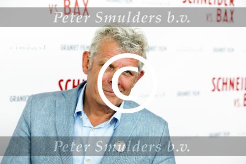 Amsterdam 25 mei 2015
Premiere Schneider vs Bax van Alex v Warmerdam in het eye theater. Annet Malherbe met zoon