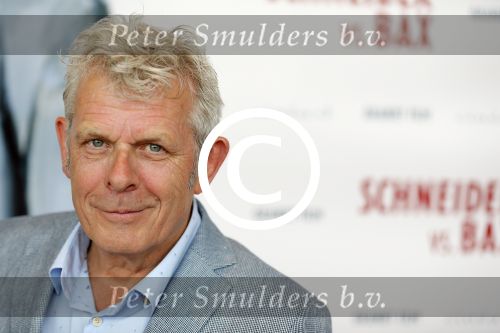 Amsterdam 25 mei 2015
Premiere Schneider vs Bax van Alex v Warmerdam in het eye theater. Annet Malherbe met zoon