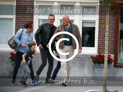 Amsterdam 17 mei 2015
Amanda Beekman en haar vriend Harrie Kolen gaan ijsje eten met Yasmijn Michelle en Achilles Krabbe en met Kees en Marja Beekman (ouders)
