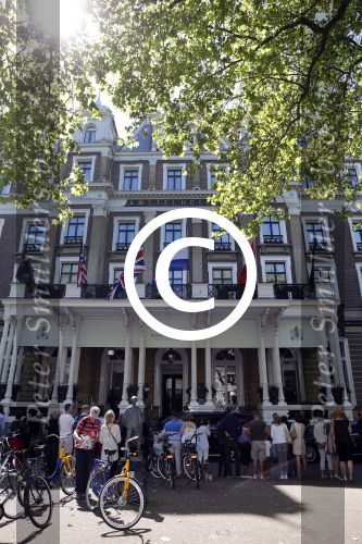 Amsterdam 7 juni 2015 
Fans van Paul Mc Cartney bij het amstel hotel