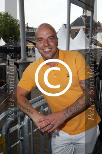 Apeldoorn 3 juni 2014
Tros muziek feesten op het plein in Apeldoorn. Andy v d Meijde net zijn vrouw Melisa v d Meijde