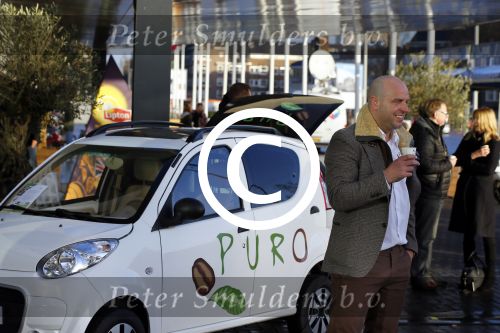 Amsterdam 13 januari 2014
Andy v d Meijde zet puro koffie bij de horecava in de RAI.