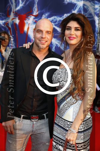 Amsterdam 22 april 2014
Premiere spiderman 2 in pathe Arena in Amsterdam. Andy v d Meijde met zijn vriendin Melisa v d Meijde Schaufeli en hun moeders