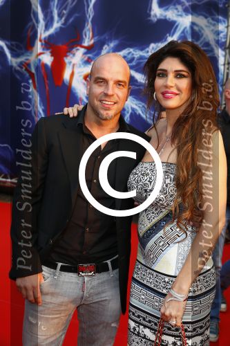 Amsterdam 22 april 2014
Premiere spiderman 2 in pathe Arena in Amsterdam. Andy v d Meijde met zijn vriendin Melisa v d Meijde Schaufeli en hun moeders