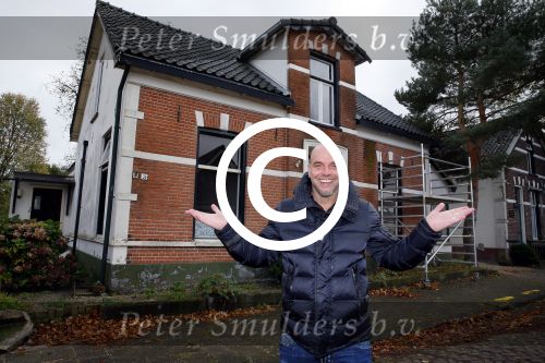 Apeldoorn 22 oktober 2014
Kapsalon en het nieuwe huis van Andy v d Meijde en Melisa vd Meijde wat helemaal verbouwd moet worden.