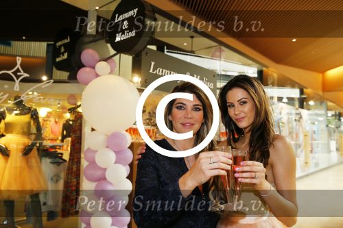 Apeldoorn 7 mei 2015
Melisa v d Meyde en Lammy openen een winkel in Apeldoorn. Andy v d Meyde is natuurlijk aanwezig.