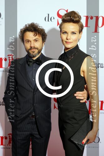 Amsterdam 18 mei 2015
Premiere de surprise van Mike v Diem met in de hoofdrollen Georgina Verbaan en Jeroen v Koningsbrugge. De premiere was in Tuschinski. Angela Schijf met man