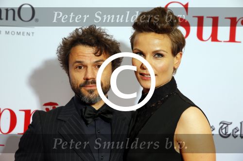 Amsterdam 18 mei 2015
Premiere de surprise van Mike v Diem met in de hoofdrollen Georgina Verbaan en Jeroen v Koningsbrugge. De premiere was in Tuschinski. Angela Schijf met man