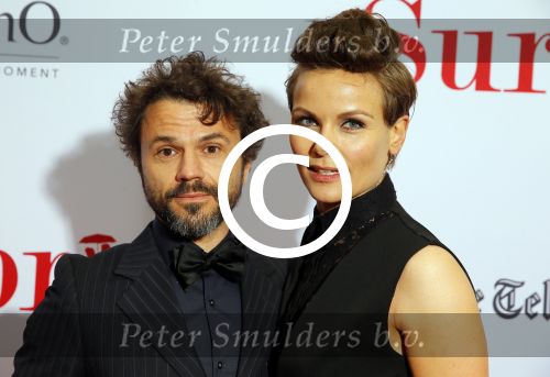 Amsterdam 18 mei 2015
Premiere de surprise van Mike v Diem met in de hoofdrollen Georgina Verbaan en Jeroen v Koningsbrugge. De premiere was in Tuschinski. Angela Schijf met man