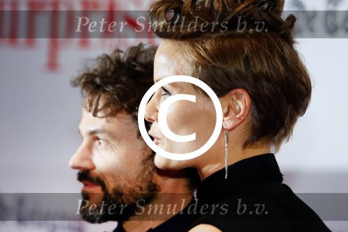 Amsterdam 18 mei 2015
Premiere de surprise van Mike v Diem met in de hoofdrollen Georgina Verbaan en Jeroen v Koningsbrugge. De premiere was in Tuschinski. Angela Schijf met man