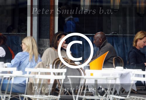 Amsterdam 22 mei 2015
Annemarie van Gaal en haar nieuwe vriend  Rhandy Macnack op terras bij George.