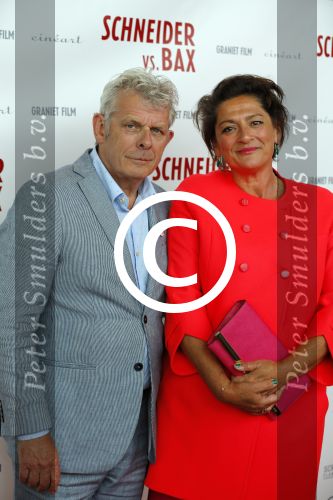 Amsterdam 25 mei 2015
Premiere Schneider vs Bax van Alex v Warmerdam in het eye theater. Annet Malherbe met zoon
