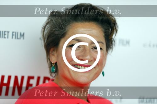 Amsterdam 25 mei 2015
Premiere Schneider vs Bax van Alex v Warmerdam in het eye theater. Annet Malherbe met zoon