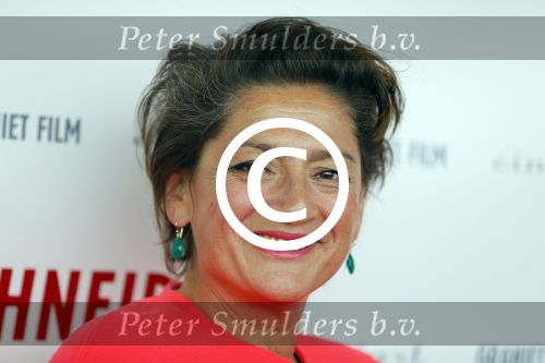 Amsterdam 25 mei 2015
Premiere Schneider vs Bax van Alex v Warmerdam in het eye theater. Annet Malherbe met zoon