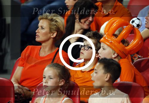 Amsterdam  5 juni 2015
Nederland-USA 3-4 in de arena. Max Smulders mag met Memphis Depay het veld oplopen.
Ivo Borkus loopt met steadycam op het veld.