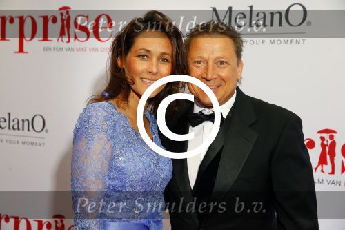 Amsterdam 18 mei 2015
Premiere de surprise van Mike v Diem met in de hoofdrollen Georgina Verbaan en Jeroen v Koningsbrugge. De premiere was in Tuschinski. Armando Borsato met vriendin