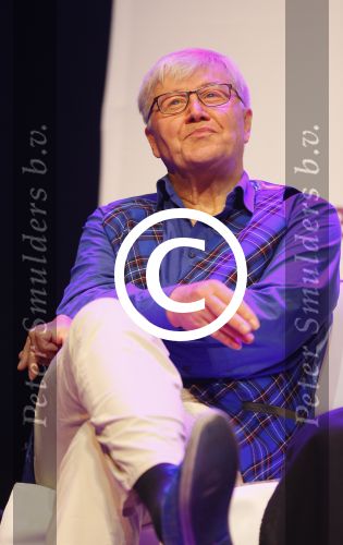 Amsterdam 11 mei 2015     
Presentaie castleden van de nieuwe stukken van Dommelgraaf en Cornelisse productions in de Meervaart.
Barrie Stevens