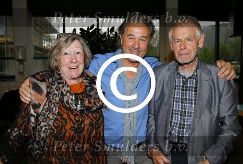 Amsterdam 2 juni 2015  
Bart Bosch 25 jaar artiest . Zijn vrouw kinderen en vader en moeder (ouders) zijn natuurlijk aanwezig.
Rebecca Cabau v Kasbergen presenteert het .