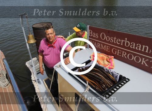 Stavoren, 22 Mei 2015
Bas Oosterbaan Palingrokerij op zijn bootje
Paling roken
info@basoosterbaan.nl