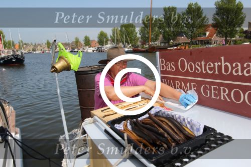 Stavoren, 22 Mei 2015
Bas Oosterbaan Palingrokerij op zijn bootje
Paling roken
info@basoosterbaan.nl