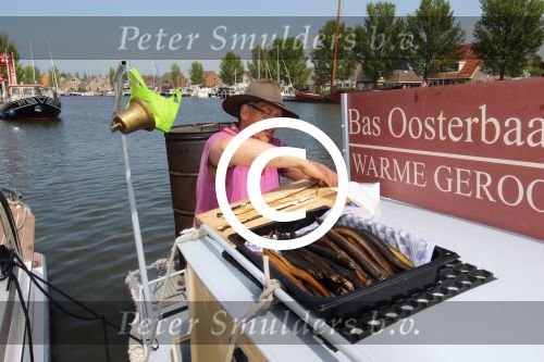 Stavoren, 22 Mei 2015
Bas Oosterbaan Palingrokerij op zijn bootje
Paling roken
info@basoosterbaan.nl