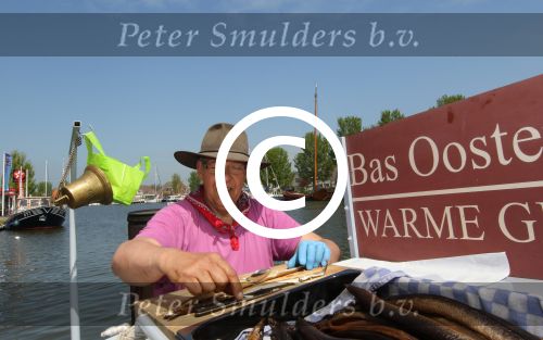 Stavoren, 22 Mei 2015
Bas Oosterbaan Palingrokerij op zijn bootje
Paling roken
info@basoosterbaan.nl