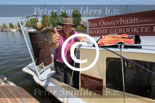 Stavoren, 22 Mei 2015
Bas Oosterbaan Palingrokerij op zijn bootje
Paling roken
info@basoosterbaan.nl
