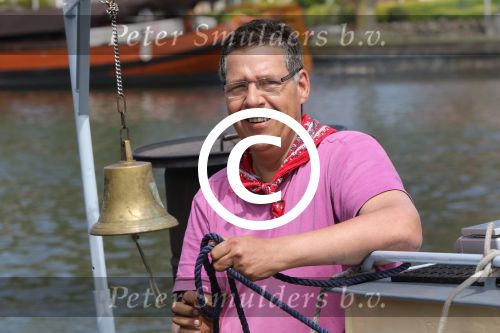 Stavoren, 22 Mei 2015
Bas Oosterbaan Palingrokerij op zijn bootje
Paling roken
info@basoosterbaan.nl