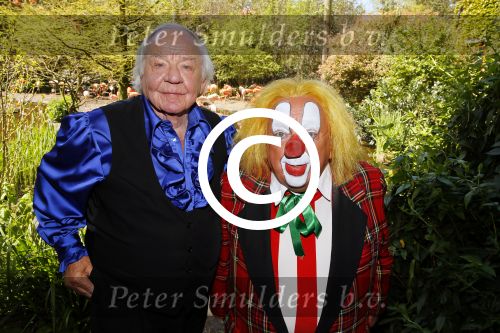 Alphen aan de Rijn 7 mei 2015
Patrick Martens (Koen),Aad van Toor (Adriaan), Bas van Toor (Bassie) en Janouk Kelderman (Keet) tijdens de opnamedag van de nieuwe speelfilm Keet & Koen en de speurtocht naar Bassie & Adriaan .