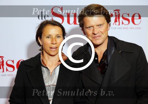 Amsterdam 18 mei 2015
Premiere de surprise van Mike v Diem met in de hoofdrollen Georgina Verbaan en Jeroen v Koningsbrugge. De premiere was in Tuschinski. Beau v Erven Dorens met zijn vrouw Selly